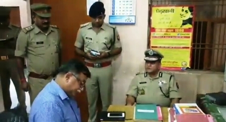 ﻿वरिष्ठ पुलिस अधीक्षक ने गोसाईगंज थाने के प्रभारी निरीक्षक को हटाया