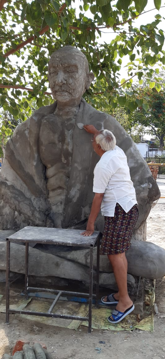 Positive vibes: RSS man builds 13 feet high statue of Mahatma Gandhi during corona lockdown