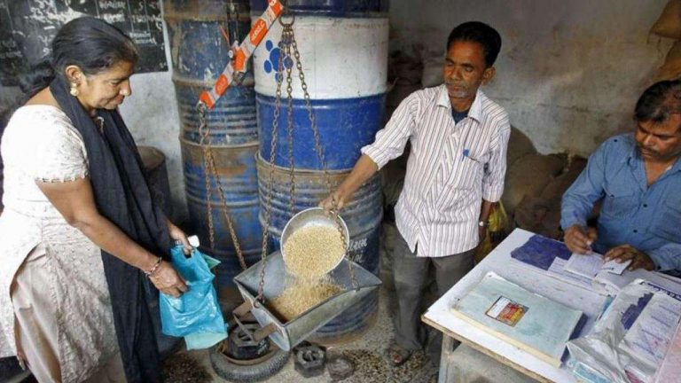 3.37 crore people get free food grains in UP in one day