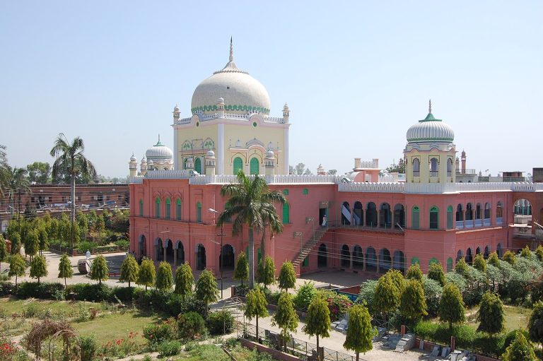 Darul Uloom Deoband shuts its doors for political leaders till LS polls