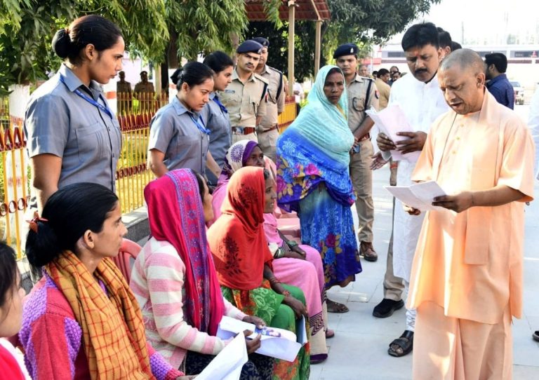 Yogi receiving complainants from Bihar too at ‘Janata Darshan’ in UP