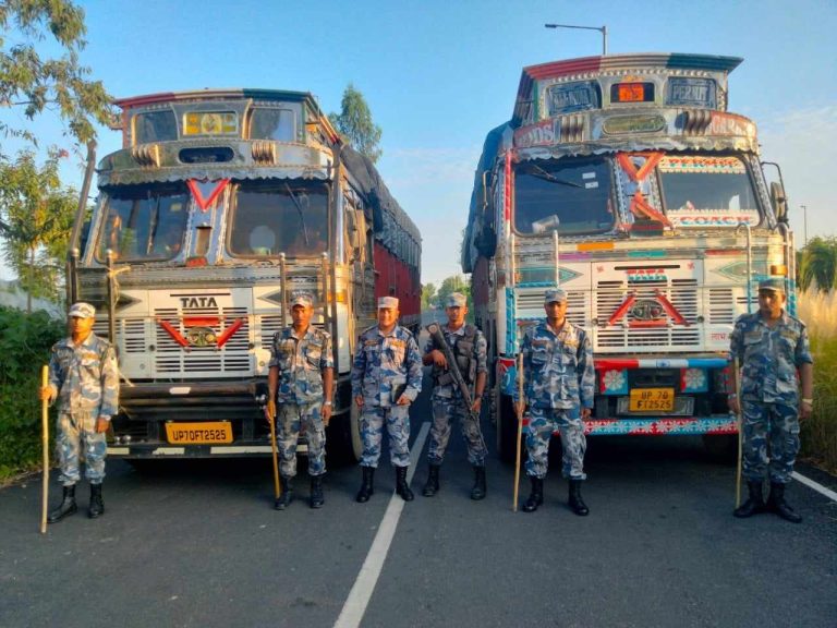 Two trucks with same number plate seized while entering Nepal from UP