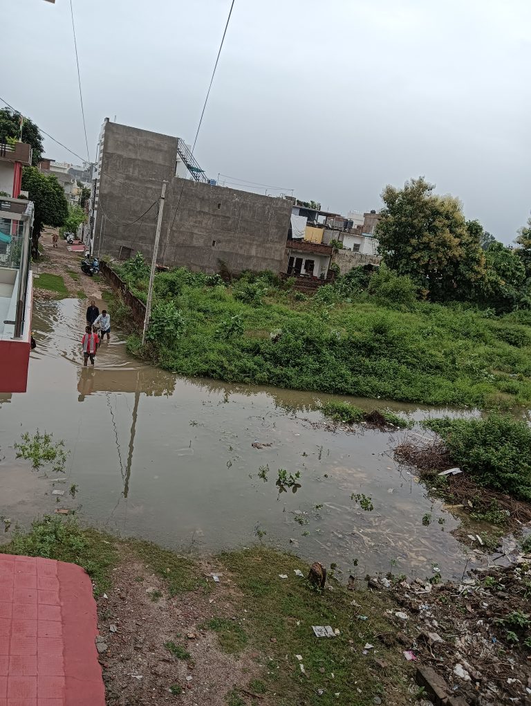 Rain wreaks havoc in Uttar Pradesh, all schools remain closed in Lucknow today