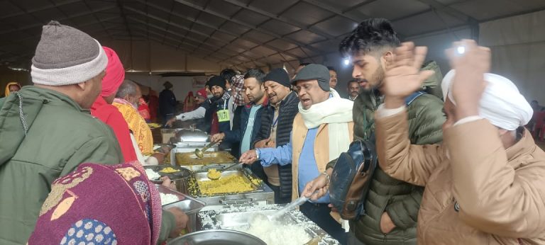 Grand ‘bhandaras’, ‘langars’ running in Ayodhya to provide free food to devotees, tourists