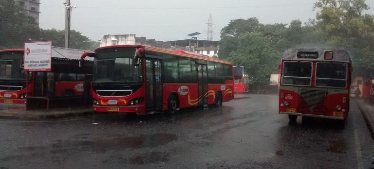 21 people lost their lives in 24 hrs due to rain, lighting and snake bite in Uttar Pradesh