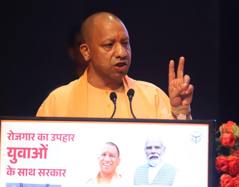 CM Yogi takes jibe at Rahul Gandhi, Akhilesh Yadav sans taking name over Khata-Khat scheme