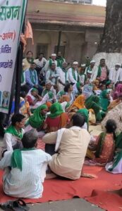 Farmers protest at old LDA office in Lucknow, demands fair compensation