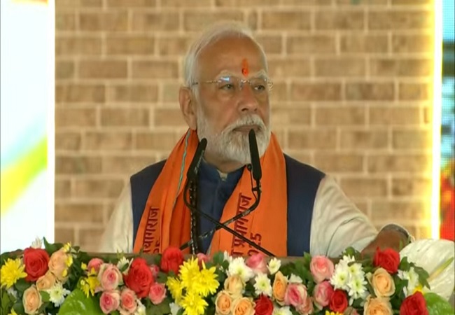 PM Modi in Prayagraj- Inaugurates projects worth crores, chants ‘shlokas’ to describe the glory of Prayagraj and Kumbh, talks about World-Unity