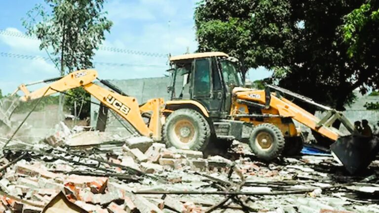 Illegal part of house of Faheem Khan, mastermind of Nagpur violence, demolished